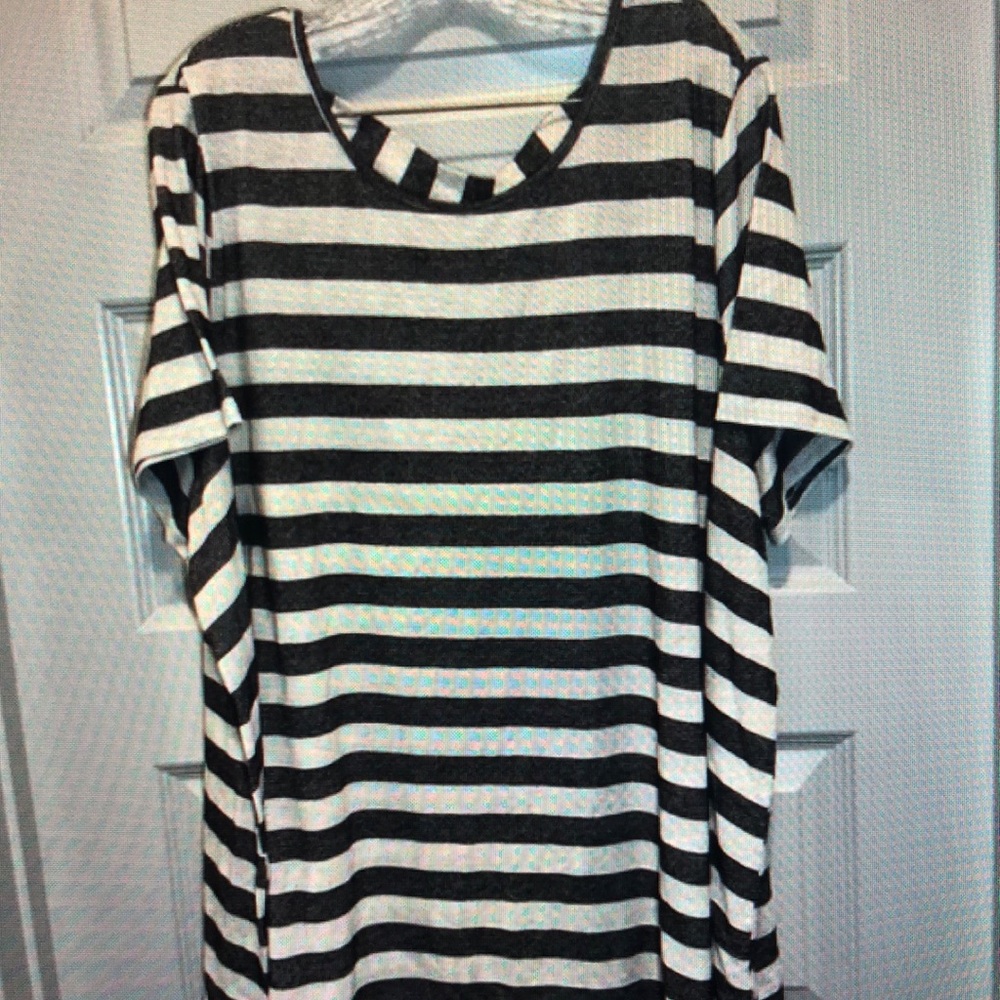 Black and White Boxy Short Sleeve T-Shirt